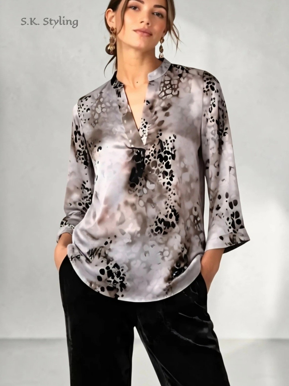 Go by Go Silk Washable Silk Blouse Top S / M Animal Leopard Abstract V-Neck 3/4